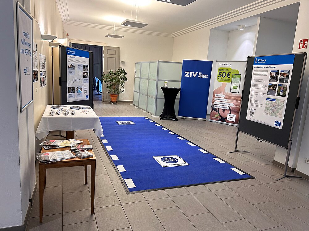 Sponsor:innen und Kooperationspartner:innen des Förderkreises informieren beim AGFK-Tag 2024 in Tübingen. Bild: Sarah Hohmann-Spohr, Tübingen 2024