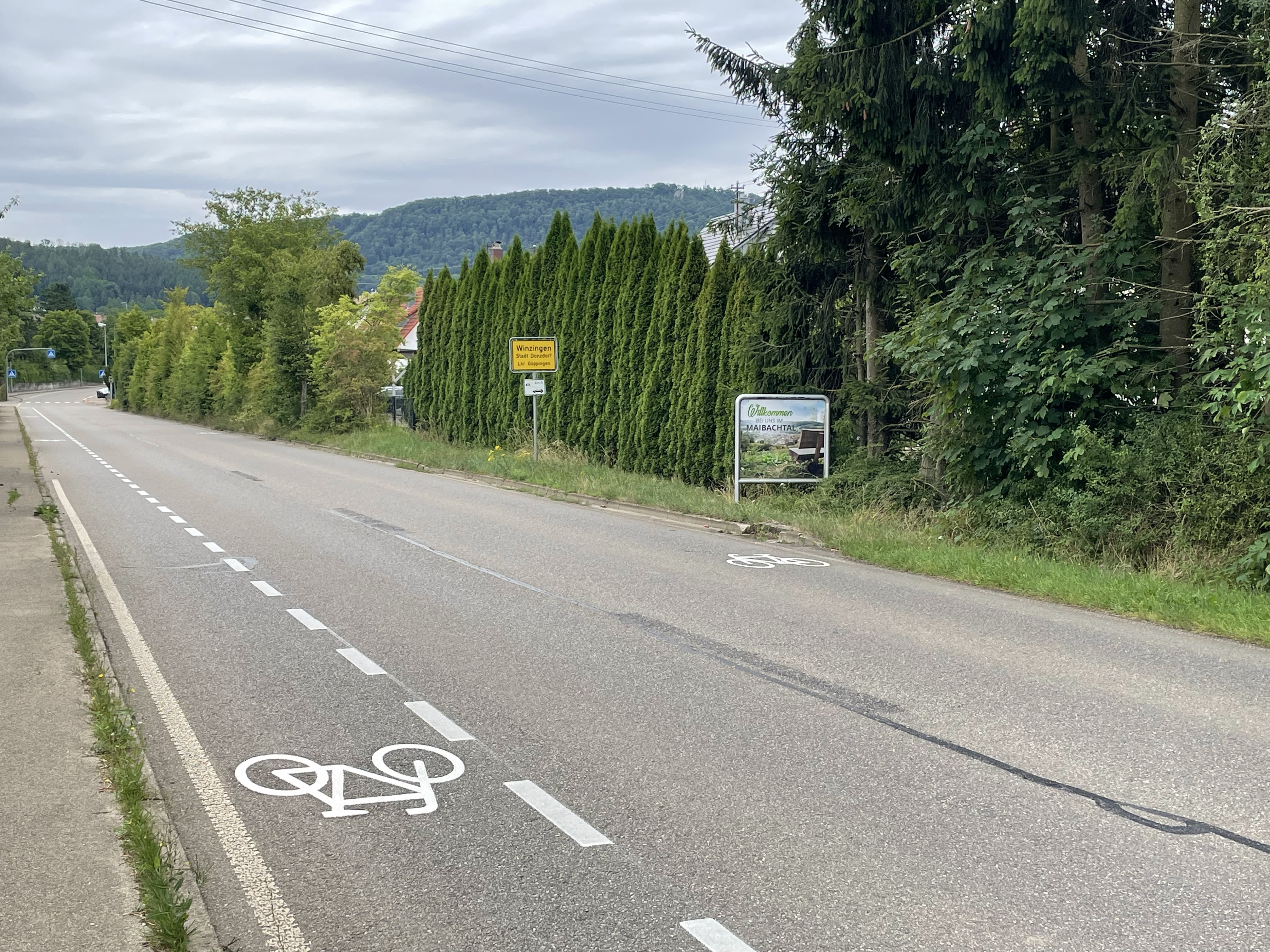 Schutzstreifen in Winzingen kurz vor dem Ortsschild